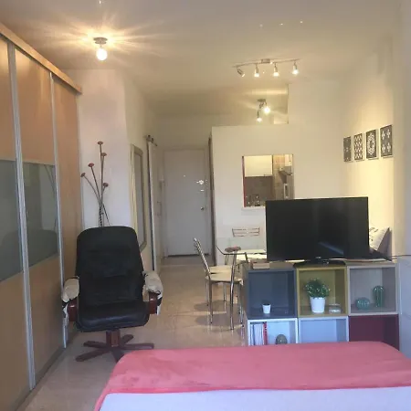 - Estudio En Urbanizacion Parque La Carolina Apartment Marbella